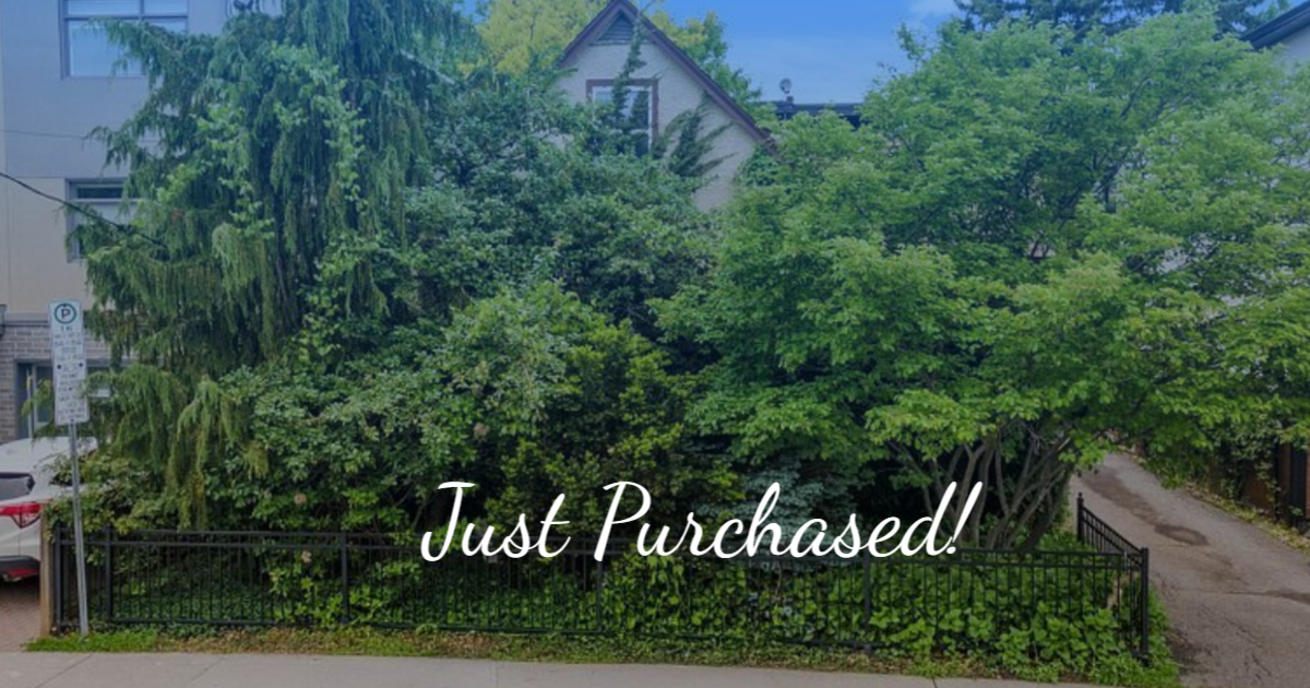 Congrats to my buyer on her fantastic purchase of this charming Campeau home with loads of potential!
